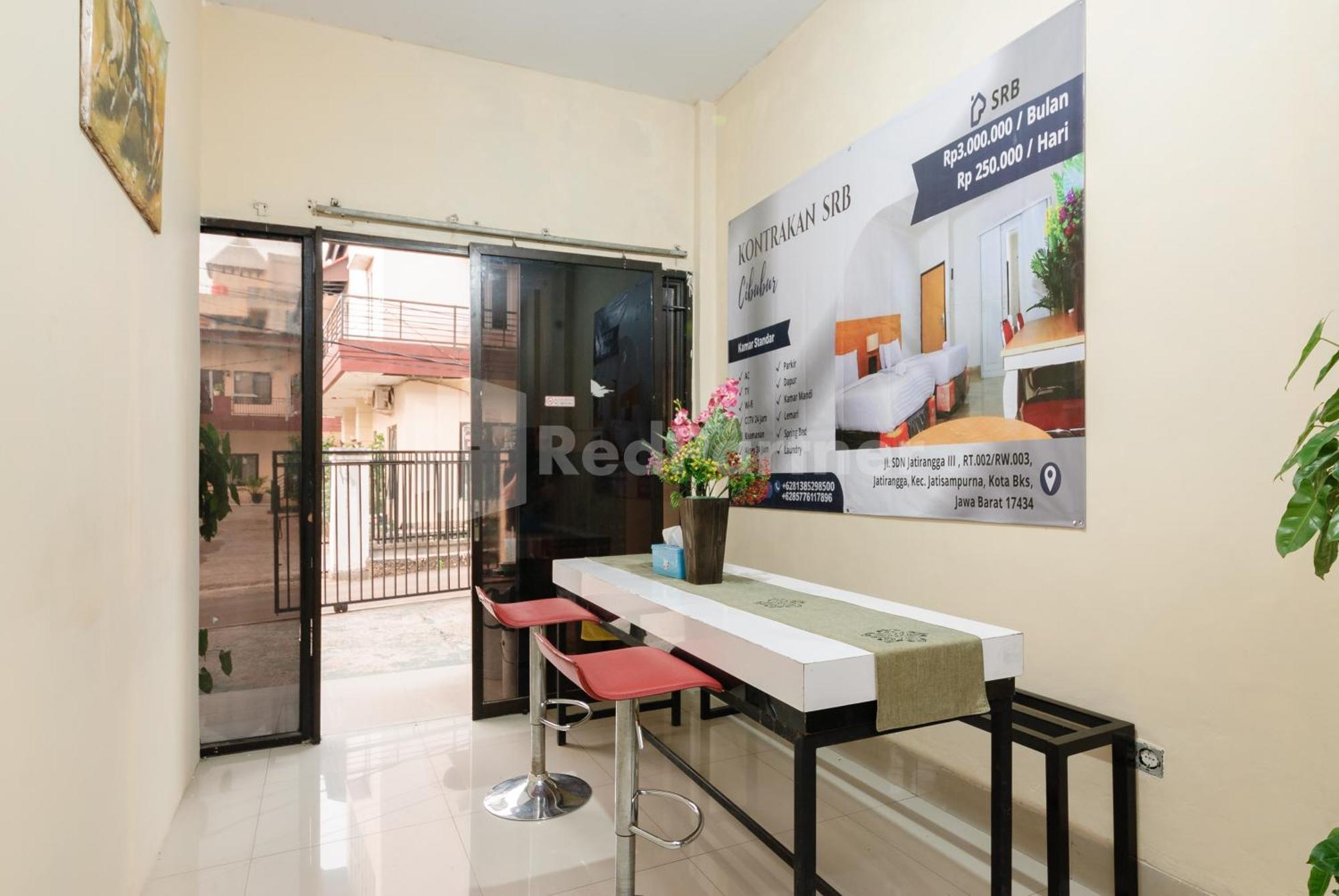 Sr Residence Near Mall Ciputra Cibubur Mitra Reddoorz Бекаси Экстерьер фото