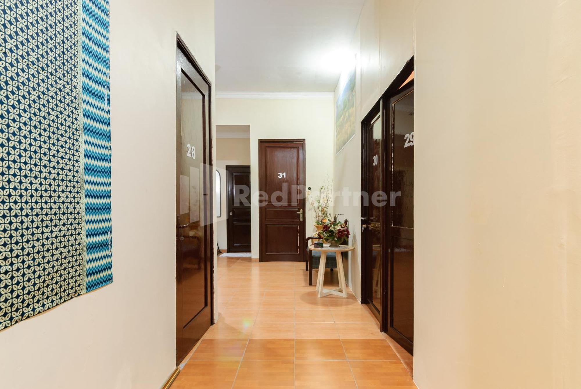 Sr Residence Near Mall Ciputra Cibubur Mitra Reddoorz Бекаси Экстерьер фото