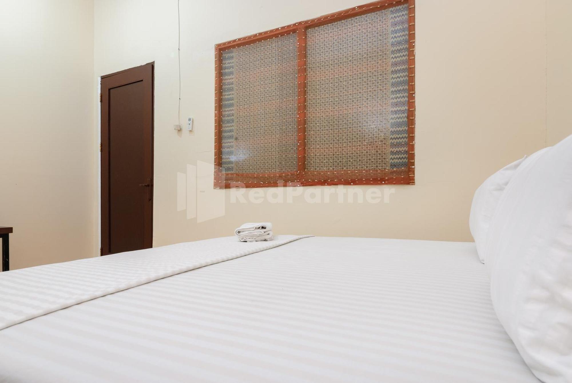 Sr Residence Near Mall Ciputra Cibubur Mitra Reddoorz Бекаси Экстерьер фото